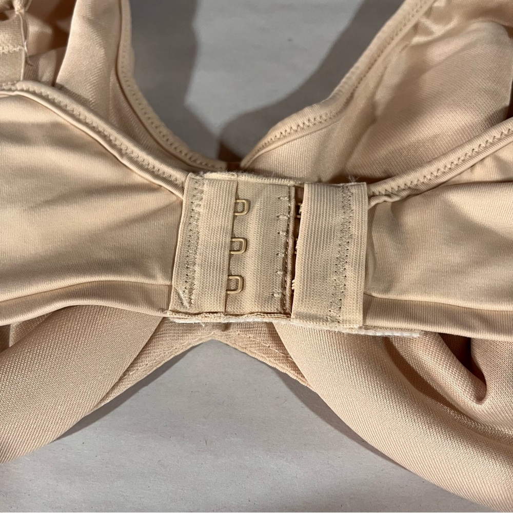 Bali NEW Smoothing Light Beige Underwire Bra 40D - Picture 6 of 9